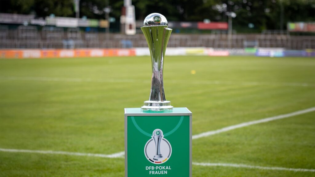 Das Objekt der Begierde im DFB-Pokal der Frauen. (Foto: Dennis Seelige / FSV Gütersloh 2009)