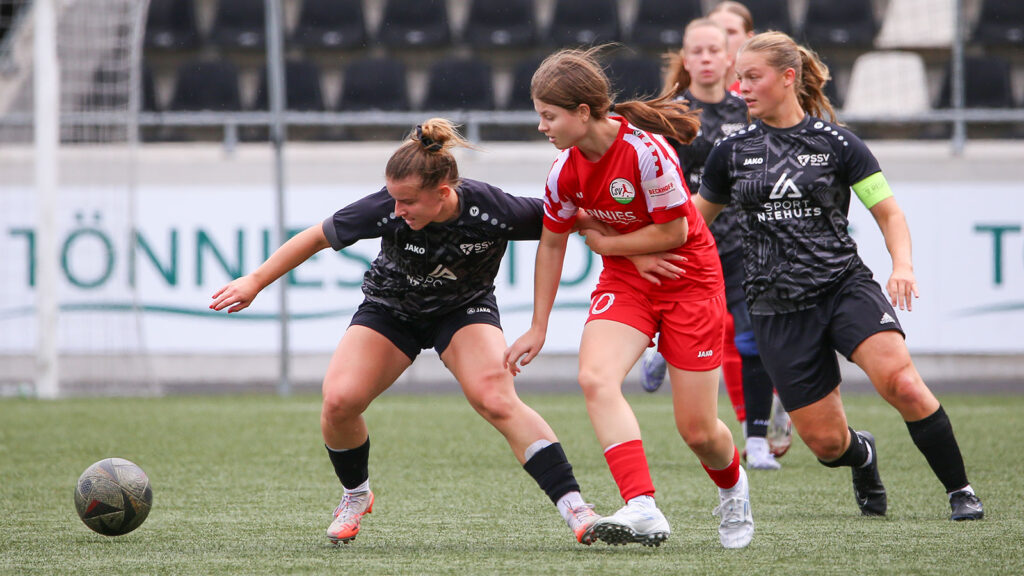 Greta Hohensee im Regionalliga-Duell gegen den SSV Rhade. (Foto: Michael Meßmann / FSV Gütersloh 2009)