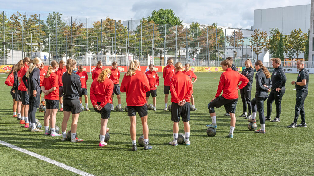 Die U17-Mannschaft des FSV Gütersloh. (Foto: Boris Kessler / FSV Gütersloh 2009)
