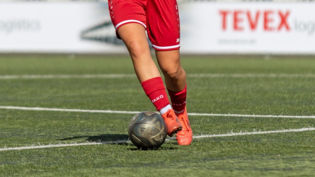 Fußball in der Tönnies-Arena. (Foto: Boris Kessler / FSV Gütersloh 2009)
